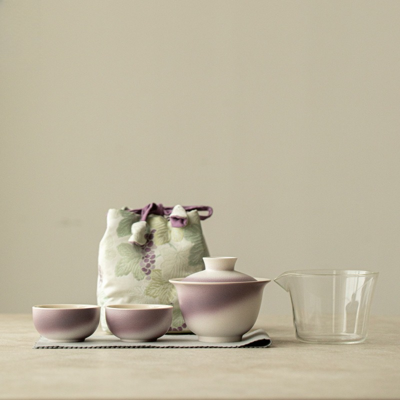 Korean Tea Set - 陶器製トラベルティーセット、ポット1個、カップ2個、布製収納袋、アウトドアポータブル急客用カップ、カンフーティーセット、お土産