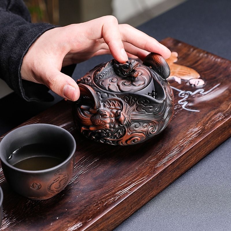 中国の紫色の陶器で作られた、手彫りの龍の模様が施された、持ち - Korean Tea Set のレビューと価格