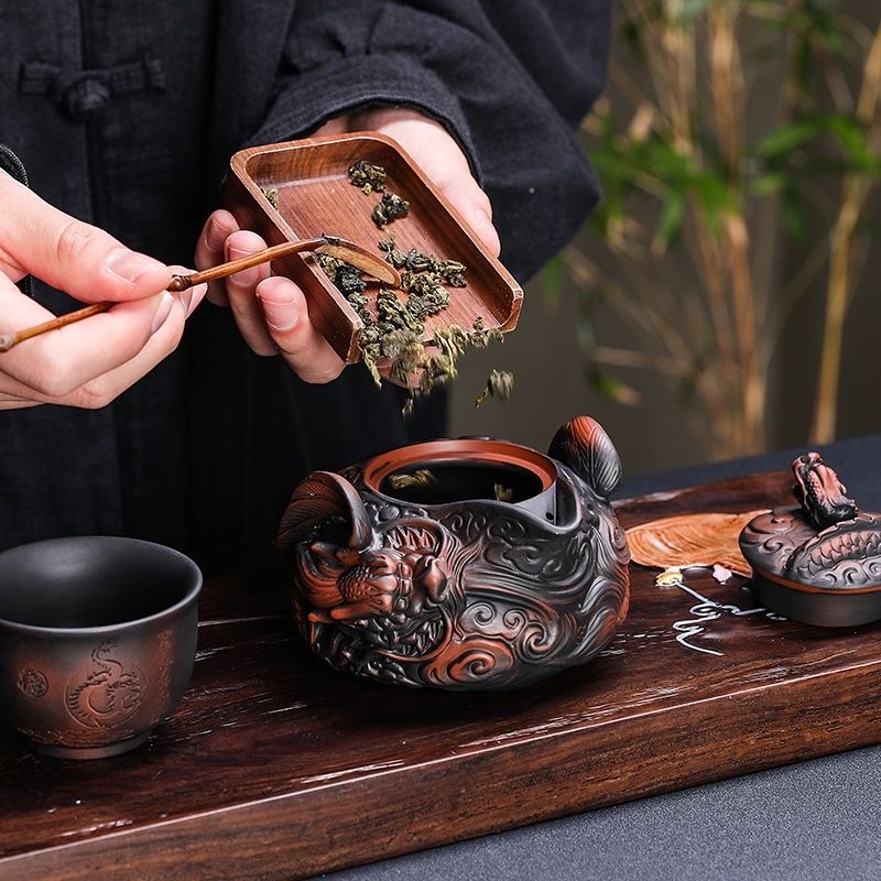 中国の紫色の陶器で作られた、手彫りの龍の模様が施された、持ち - Korean Tea Set のレビューと価格